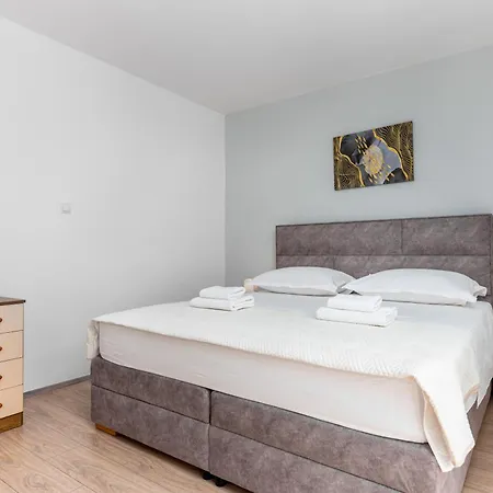 Gisela Апартаменты Макарска